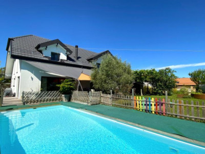 Magnifique maison de 10 pièces avec jardin et piscine !
